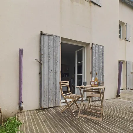 Apartment A 200 M, Piscine Commune, Sejour Pour 2